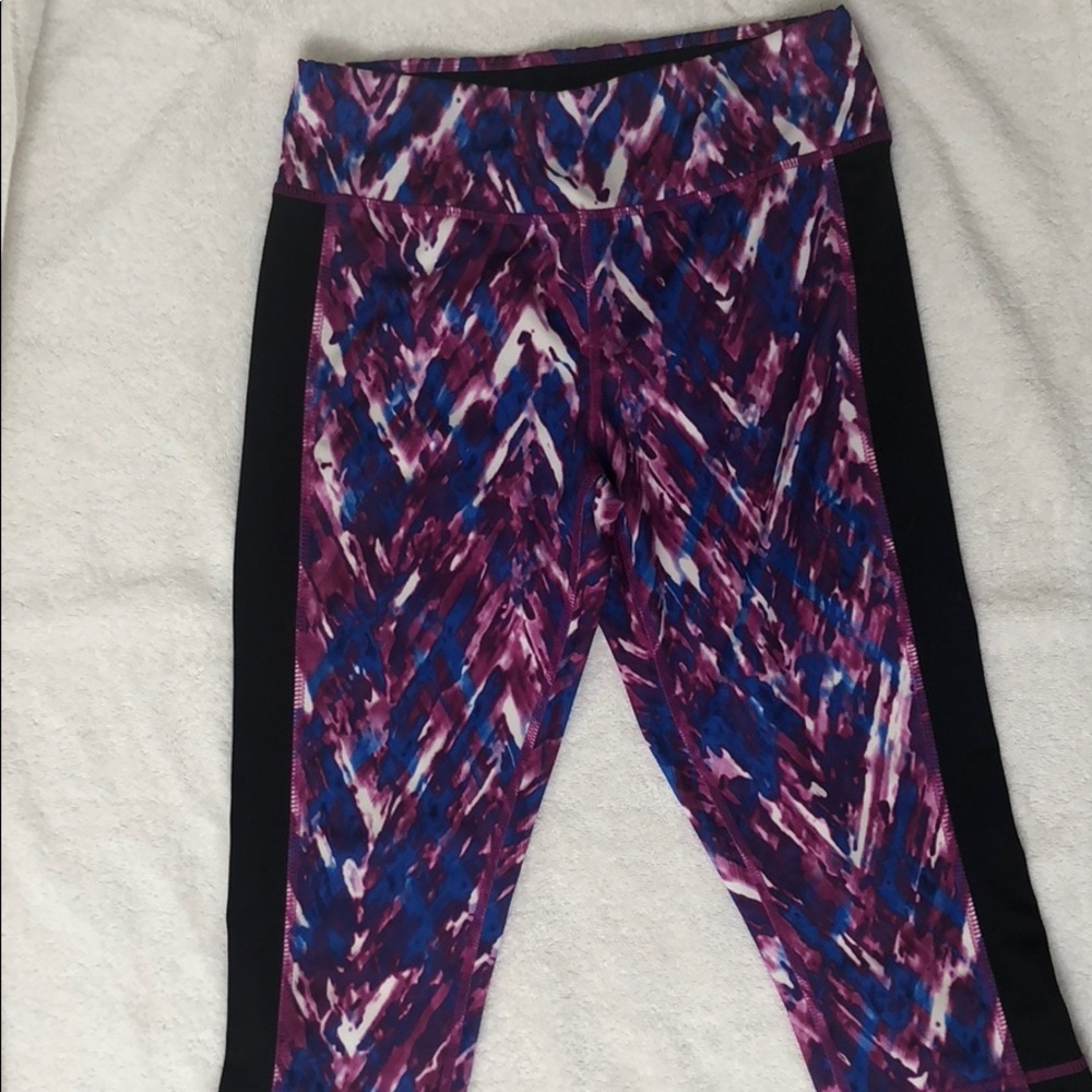 Vibrant athletic leggings